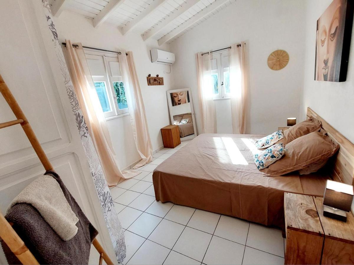Les Cles D'Emakeys Apartamento Sainte-Anne  Exterior foto