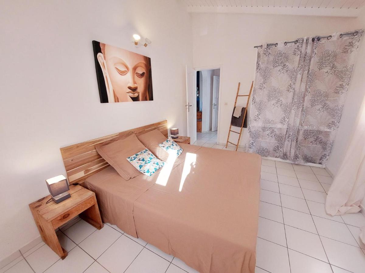 Les Cles D'Emakeys Apartamento Sainte-Anne  Exterior foto